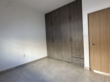 OPORTUNIDAD CASA EN VENTA CON ESTUDIO, CUMBRES DEL LAGO QUERETARO