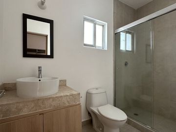 OPORTUNIDAD CASA EN VENTA CON ESTUDIO, CUMBRES DEL LAGO QUERETARO