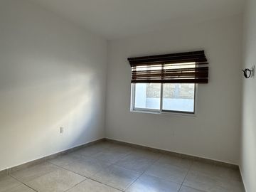 OPORTUNIDAD CASA EN VENTA CON ESTUDIO, CUMBRES DEL LAGO QUERETARO