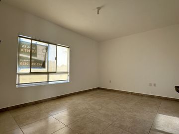 OPORTUNIDAD CASA EN VENTA CON ESTUDIO, CUMBRES DEL LAGO QUERETARO