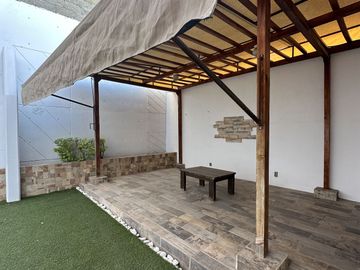 OPORTUNIDAD CASA EN VENTA CON ESTUDIO, CUMBRES DEL LAGO QUERETARO
