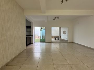 OPORTUNIDAD CASA EN VENTA CON ESTUDIO, CUMBRES DEL LAGO QUERETARO
