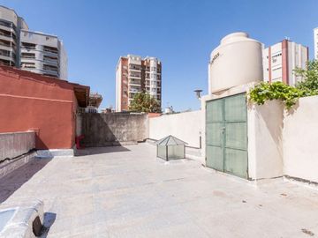 PH 3 amb, Lanús Este centro. Terraza propia. Sin expensas. Venta