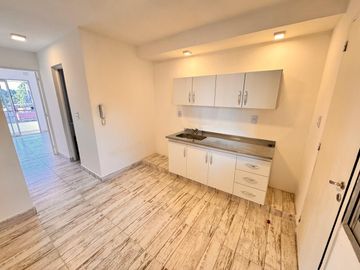 Departamento de 1 dormitorio remodelado, zona Quinta Agronómica, Lavalle al 1800