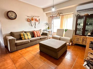 Amplio departamento de 3 dormitorios   dependencia en VENTA en Barrio Norte