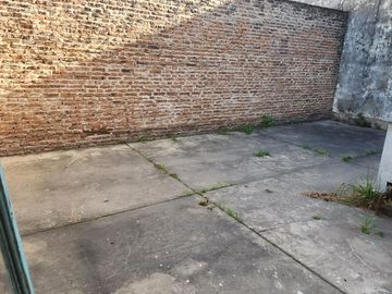 Dúplex en venta - 3 Dormitorios 1 Baño - Cochera - 62Mts2 - San Justo, La Matanza