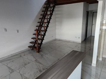 Dúplex en venta - 3 Dormitorios 1 Baño - Cochera - 62Mts2 - San Justo, La Matanza