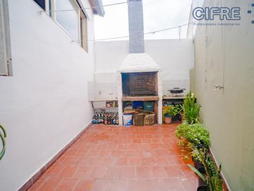 PH de 3 ambientes con balcón, patio y parrilla en Villa Devoto