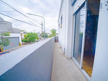 PH de 3 ambientes con balcón, patio y parrilla en Villa Devoto