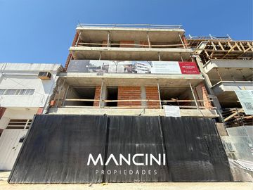 Departamento de 1 ambiente con balcón en venta. Villa Ballester