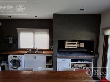 Imponente casa en venta de 5 ambientes en Altos de hudson II, Hudson, Berazategui