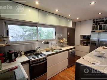 Imponente casa en venta de 5 ambientes en Altos de hudson II, Hudson, Berazategui