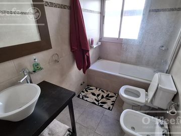 Imponente casa en venta de 5 ambientes en Altos de hudson II, Hudson, Berazategui