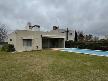 Casa de 2 dormitorios - Venta