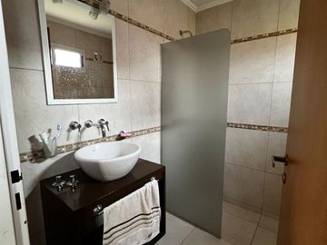 Casa de 2 dormitorios - Venta