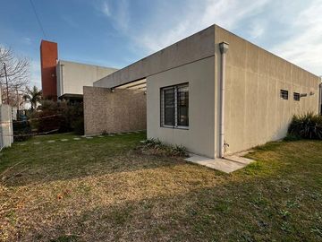 Casa de 2 dormitorios - Venta
