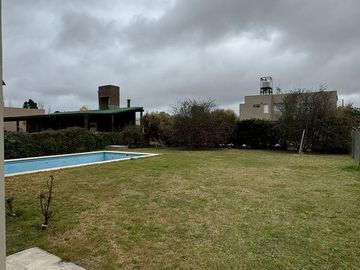 Casa de 2 dormitorios - Venta