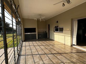Casa de 2 dormitorios - Venta