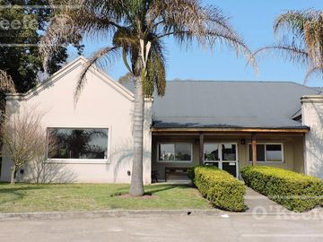 Casa en venta 4 ambientes  barrio cerrado  Barrancas de Iraola. Hudson. Berazategui. Apto credito!