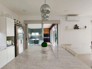 Casa en venta 4 ambientes  barrio cerrado  Barrancas de Iraola. Hudson. Berazategui. Apto credito!