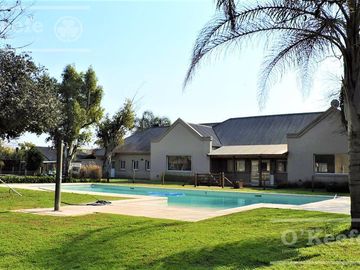 Casa en venta 4 ambientes  barrio cerrado  Barrancas de Iraola. Hudson. Berazategui. Apto credito!
