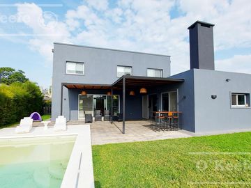 Casa en venta 4 ambientes  barrio cerrado  Barrancas de Iraola. Hudson. Berazategui. Apto credito!