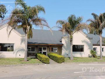 Casa en venta 4 ambientes  barrio cerrado  Barrancas de Iraola. Hudson. Berazategui. Apto credito!