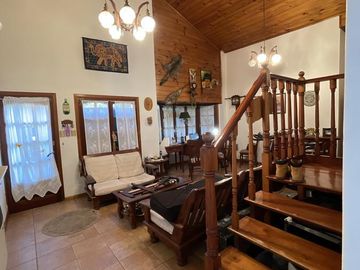 Casa en venta de 4 amb en  Castelar Sur