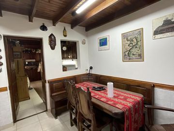 Casa en venta de 4 amb en  Castelar Sur
