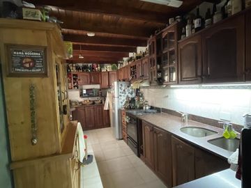 Casa en venta de 4 amb en  Castelar Sur