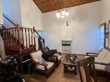 Casa en venta de 4 amb en  Castelar Sur