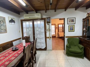 Casa en venta de 4 amb en  Castelar Sur