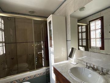 Casa en venta de 4 amb en  Castelar Sur