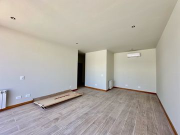 Estrena elegancia y confort:: Casa de Diseño único con vista a los Cerros y Piscina