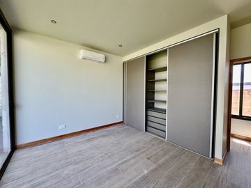 Estrena elegancia y confort:: Casa de Diseño único con vista a los Cerros y Piscina