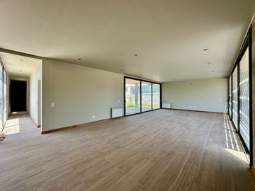 Estrena elegancia y confort:: Casa de Diseño único con vista a los Cerros y Piscina