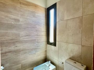 Estrena elegancia y confort:: Casa de Diseño único con vista a los Cerros y Piscina
