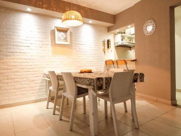 Casa en Venta Parque Leloir con quincho y piscina-Permuta menor valor