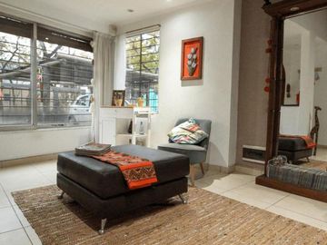 Casa en Venta Parque Leloir con quincho y piscina-Permuta menor valor