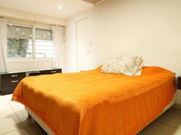 Casa en Venta Parque Leloir con quincho y piscina-Permuta menor valor