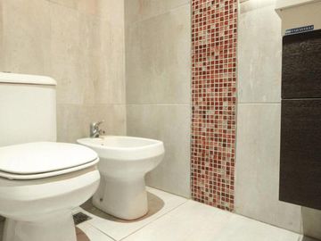 Casa en Venta Parque Leloir con quincho y piscina-Permuta menor valor