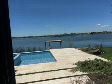 Casa en venta a la Laguna. Puertos. Barrio Marinas