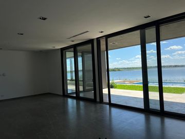 Casa en venta a la Laguna. Puertos. Barrio Marinas