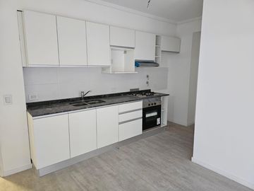 Dpto 2 amb a estrenar, 8° A, 70 m2 total, c/balcón al fte, Liniers.