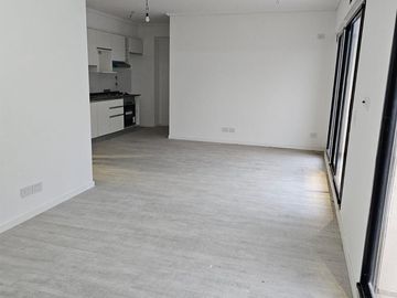 Dpto 2 amb a estrenar, 8° A, 70 m2 total, c/balcón al fte, Liniers.