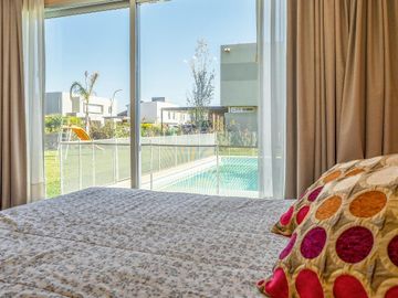 VENTA - Casa 3 Dormitorios, Quincho y Piscina - Barrio San Sebastián - Funes