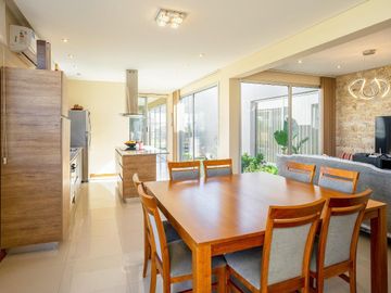 VENTA - Casa 3 Dormitorios, Quincho y Piscina - Barrio San Sebastián - Funes