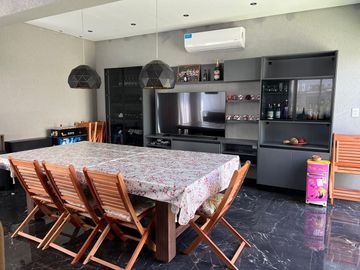 VENTA - Casa 3 Dormitorios, Quincho y Piscina - Barrio San Sebastián - Funes