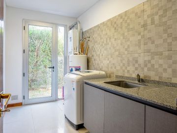 VENTA - Casa 3 Dormitorios, Quincho y Piscina - Barrio San Sebastián - Funes