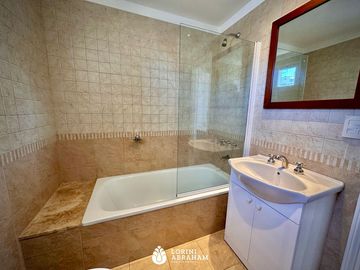 VENTA  piso  3 Ambientes . Excelente estado .Macrocentro !